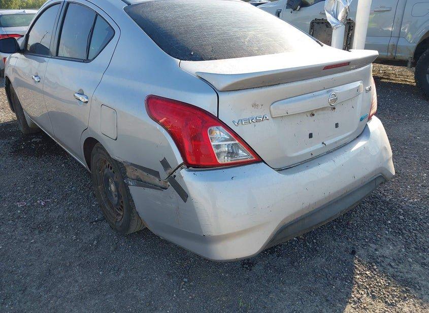 Nissan Versa