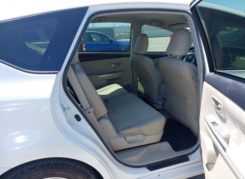 Toyota Prius V