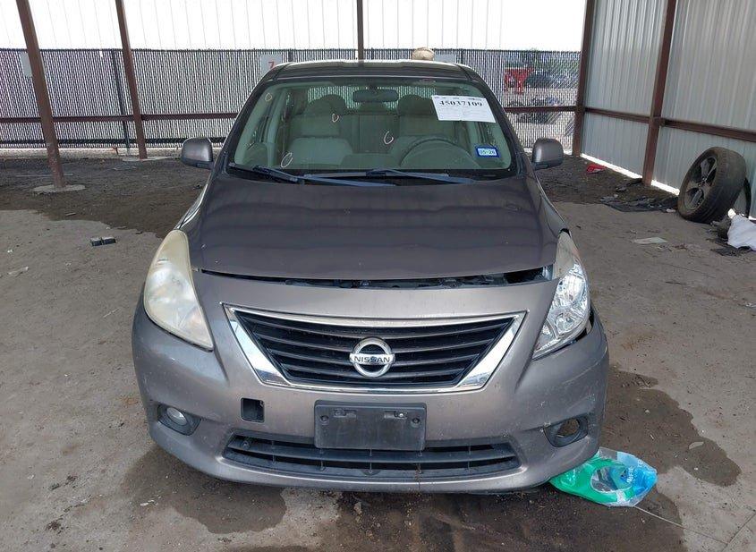 Nissan Versa