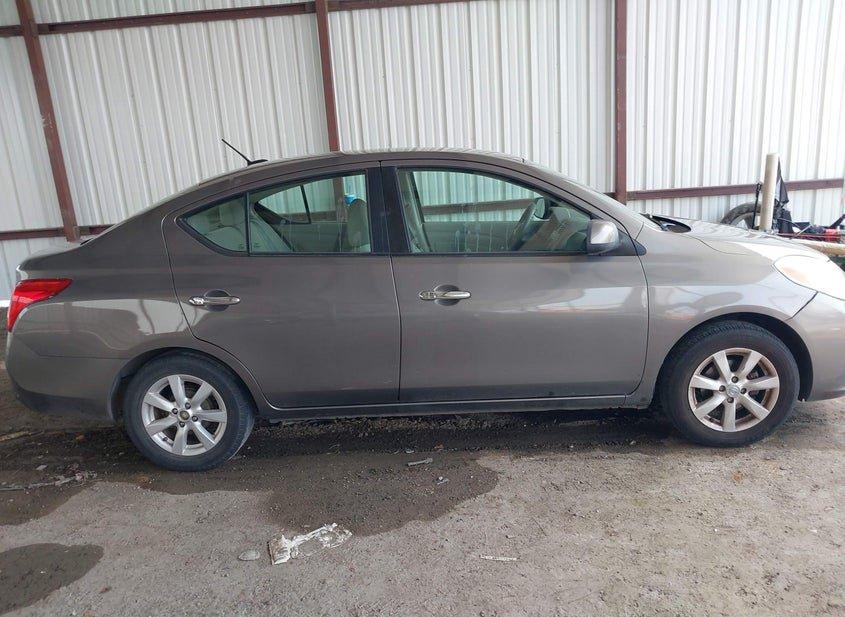 Nissan Versa