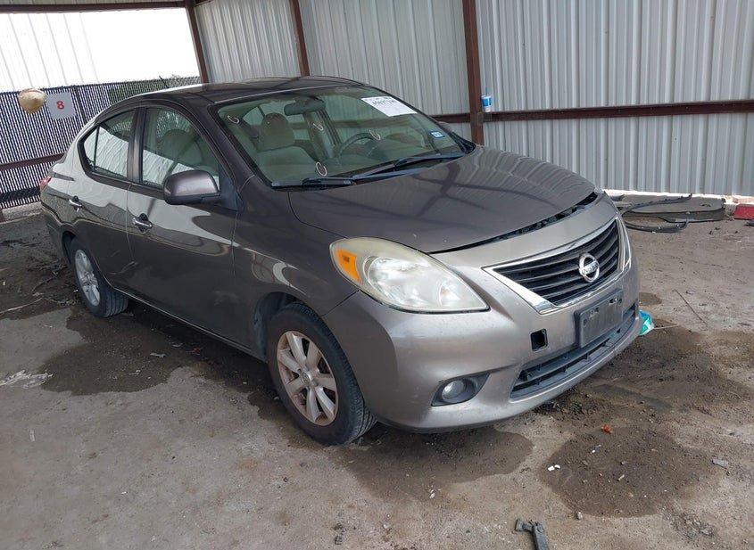 Nissan Versa