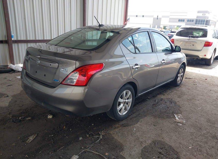 Nissan Versa