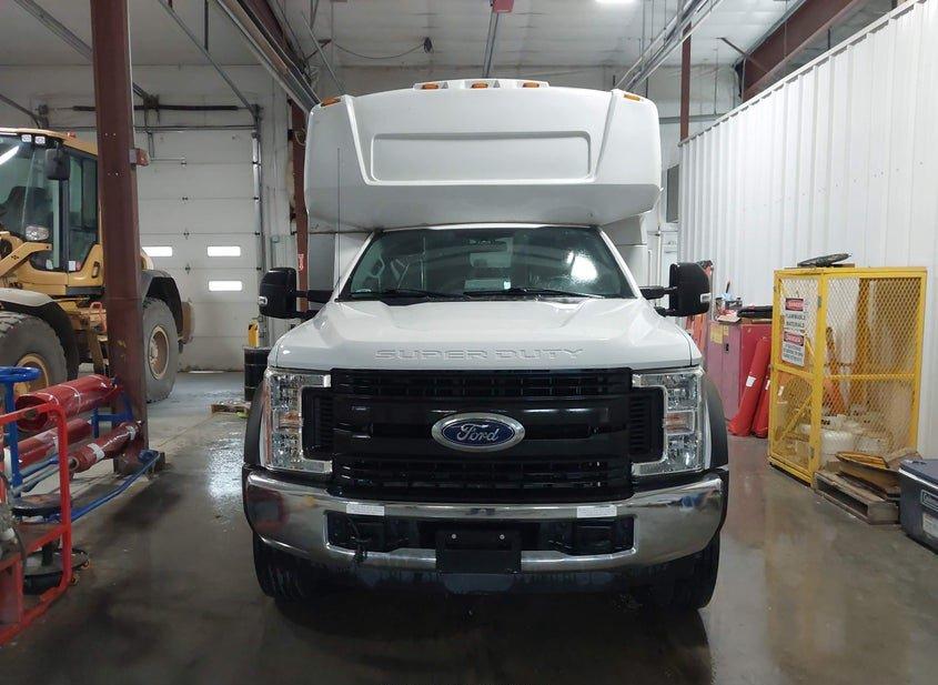 Ford F-450 Chassis