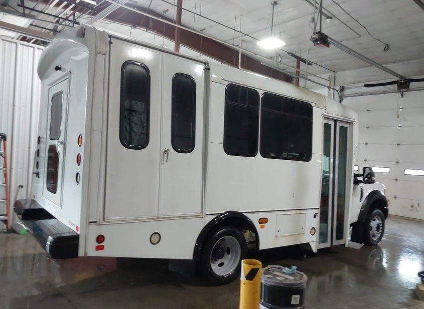 Ford F-450 Chassis