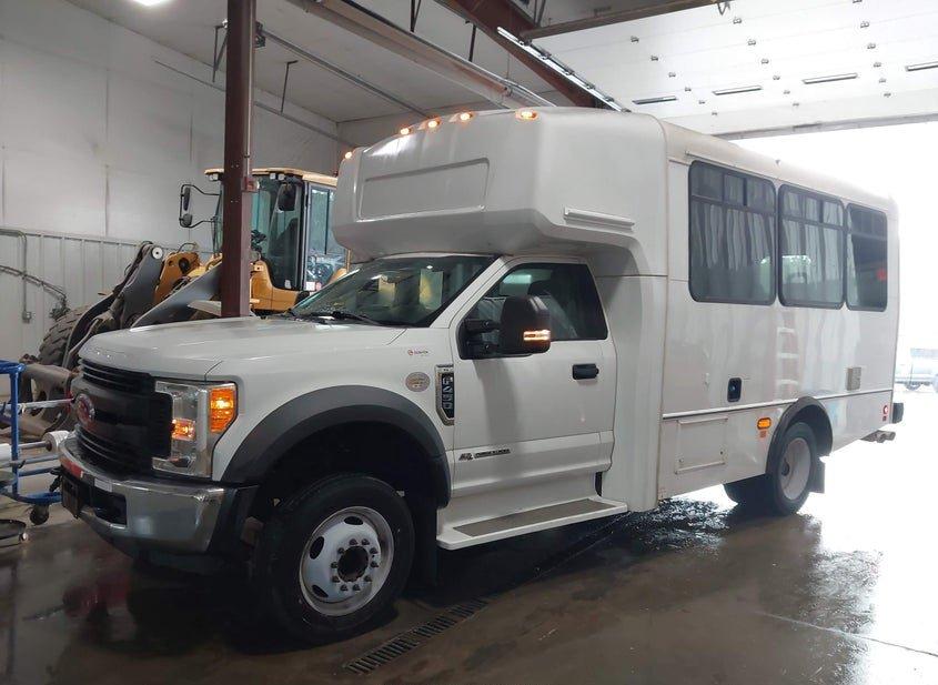 Ford F-450 Chassis