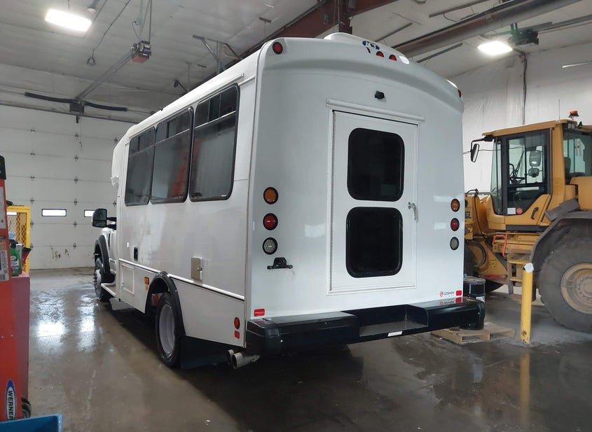 Ford F-450 Chassis