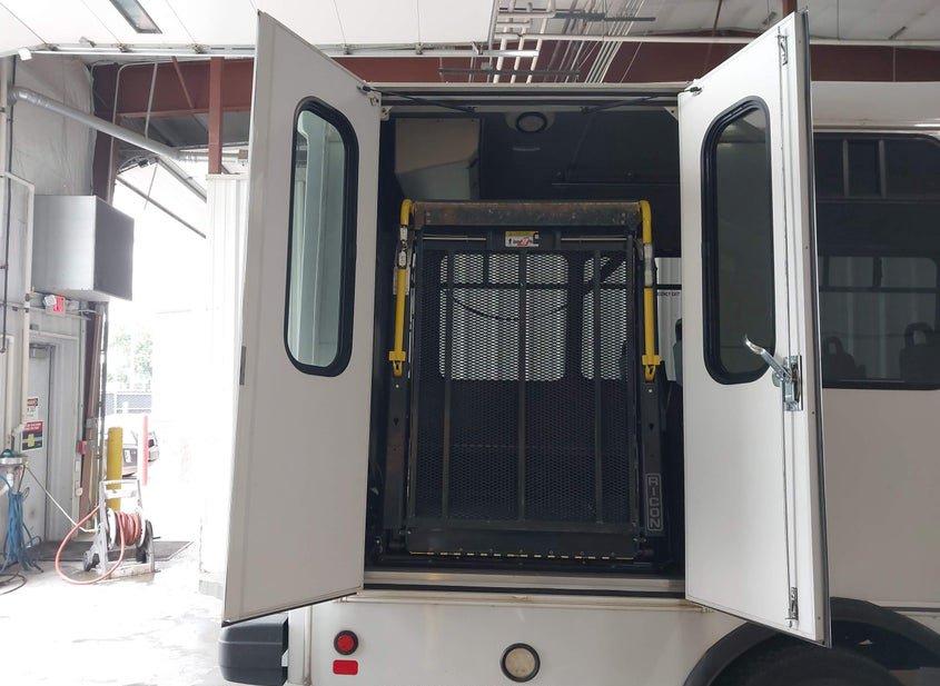 Ford F-450 Chassis