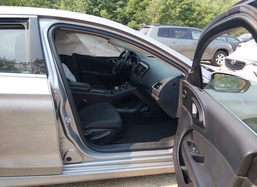 Chrysler 200