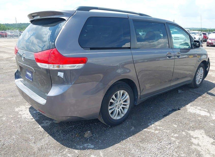 Toyota Sienna