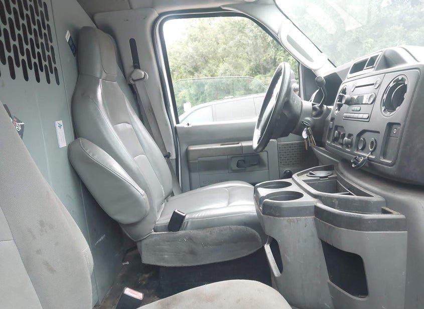 Ford E-350 Super Duty