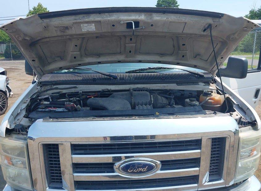 Ford E-350 Super Duty