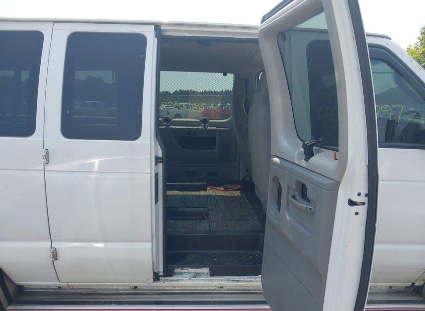 Ford E-350 Super Duty