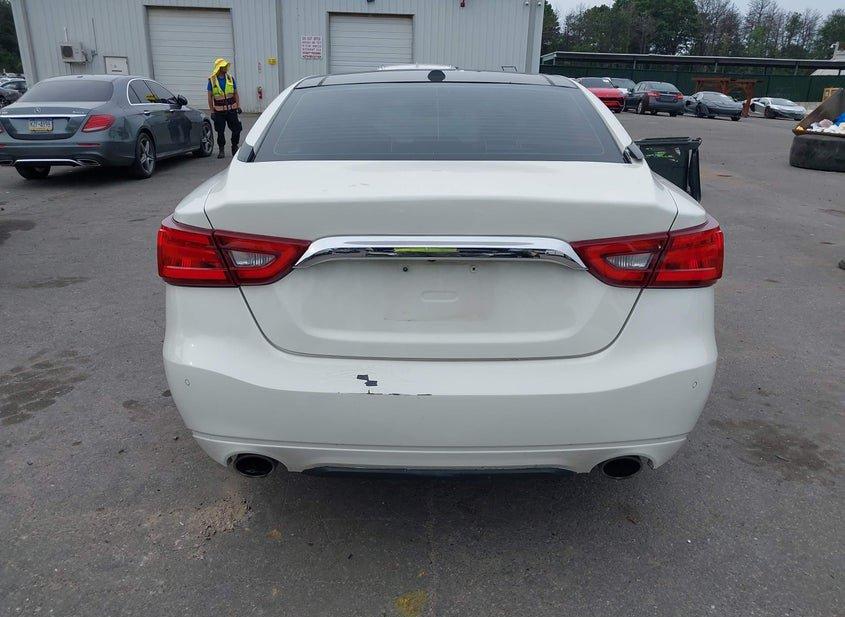 Nissan Maxima
