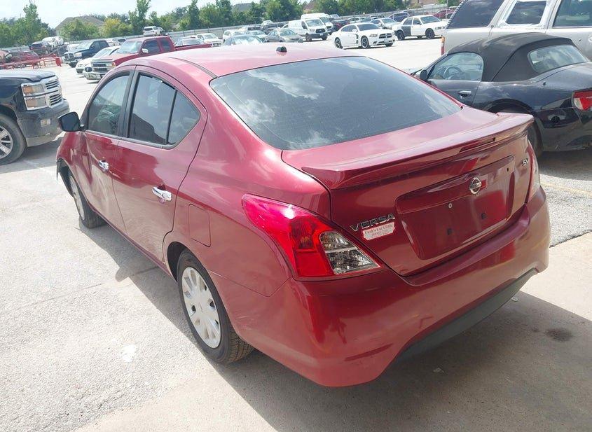 Nissan Versa