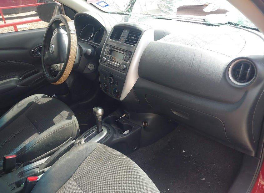 Nissan Versa