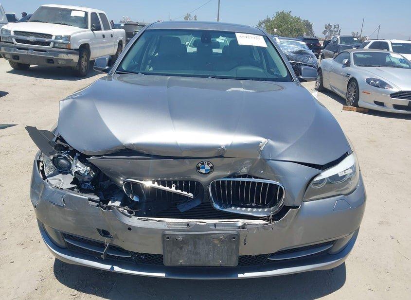 BMW 528I