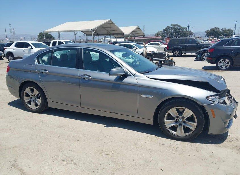 BMW 528I