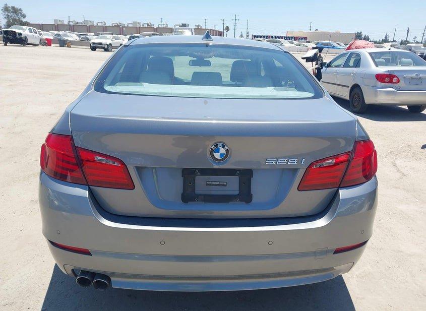 BMW 528I