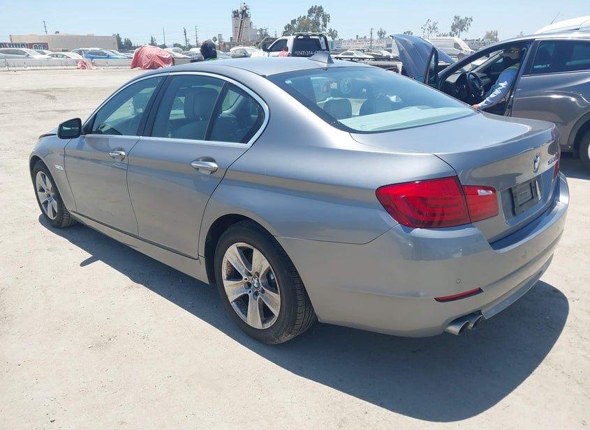BMW 528I