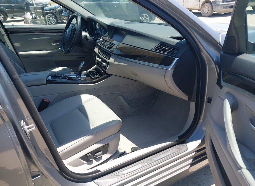 BMW 528I