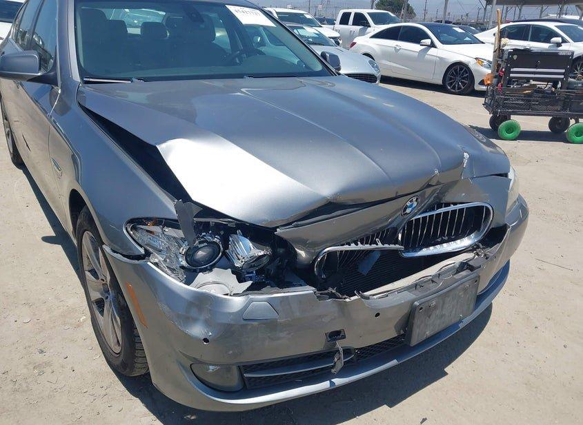 BMW 528I