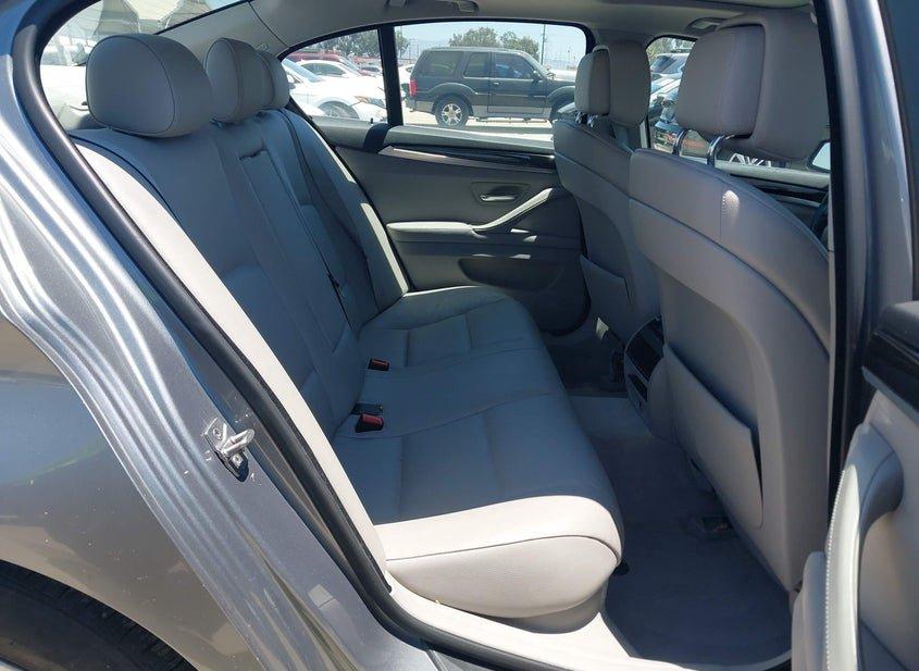 BMW 528I