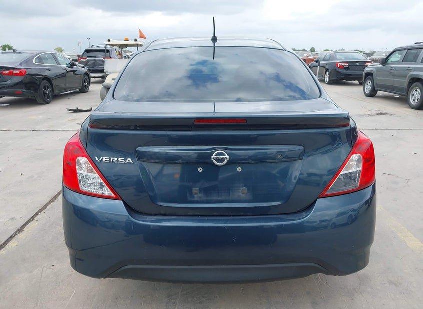 Nissan Versa