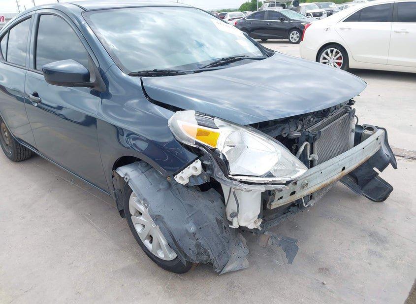Nissan Versa