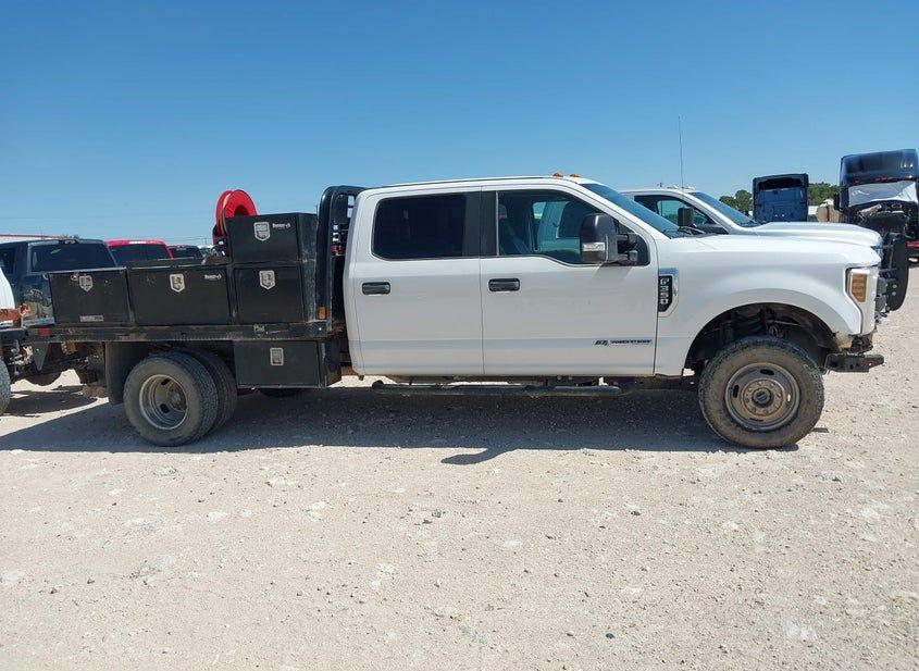 Ford F-350 Chassis