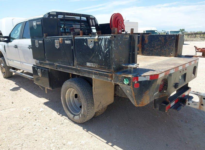 Ford F-350 Chassis