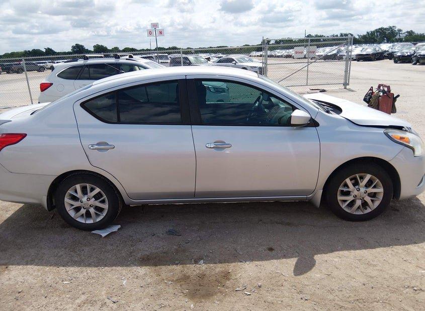 Nissan Versa