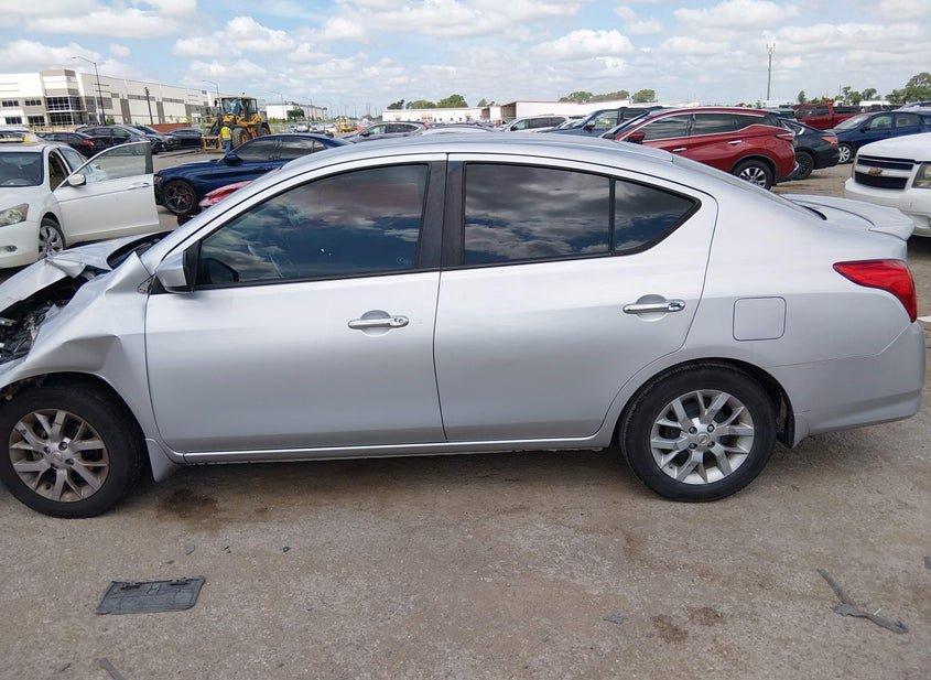 Nissan Versa