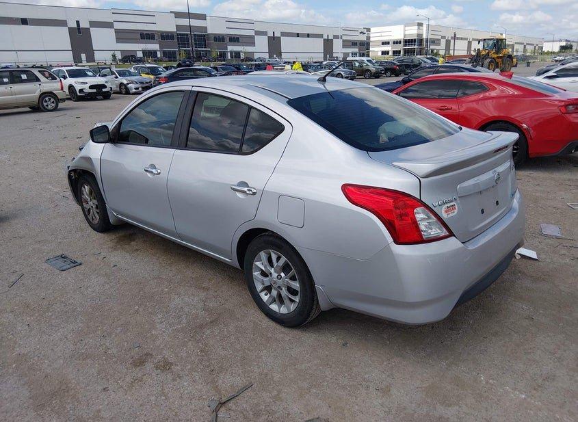 Nissan Versa