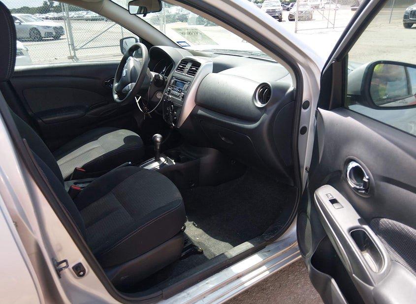 Nissan Versa