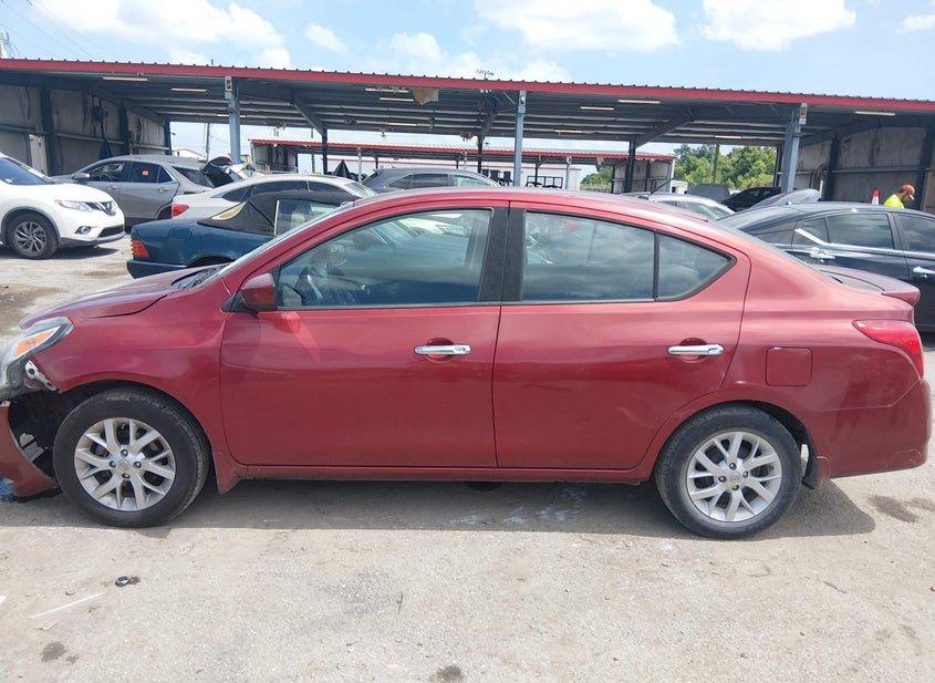 Nissan Versa