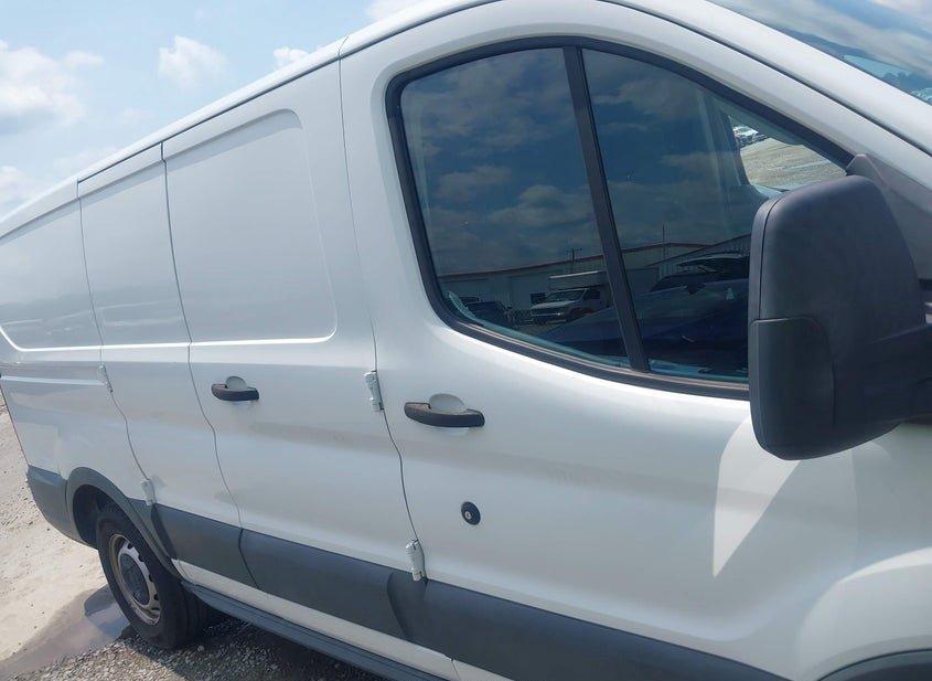 Ford Transit-150