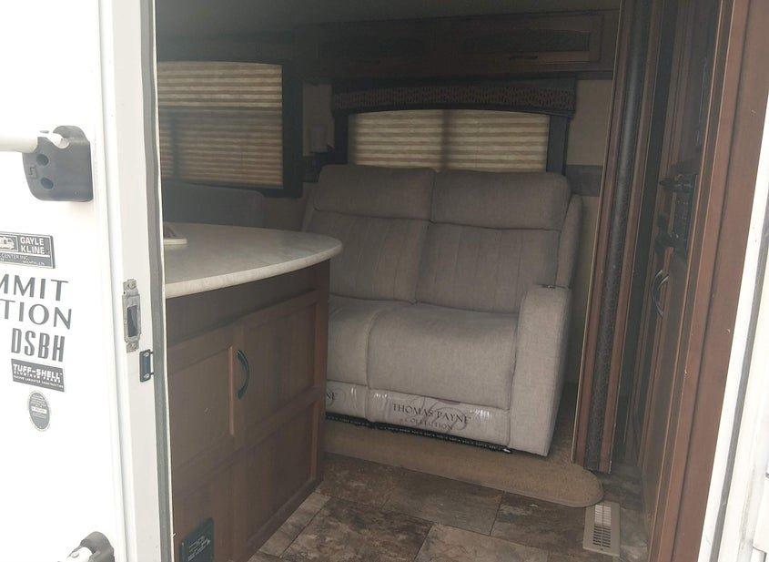 Jayco White Hawk