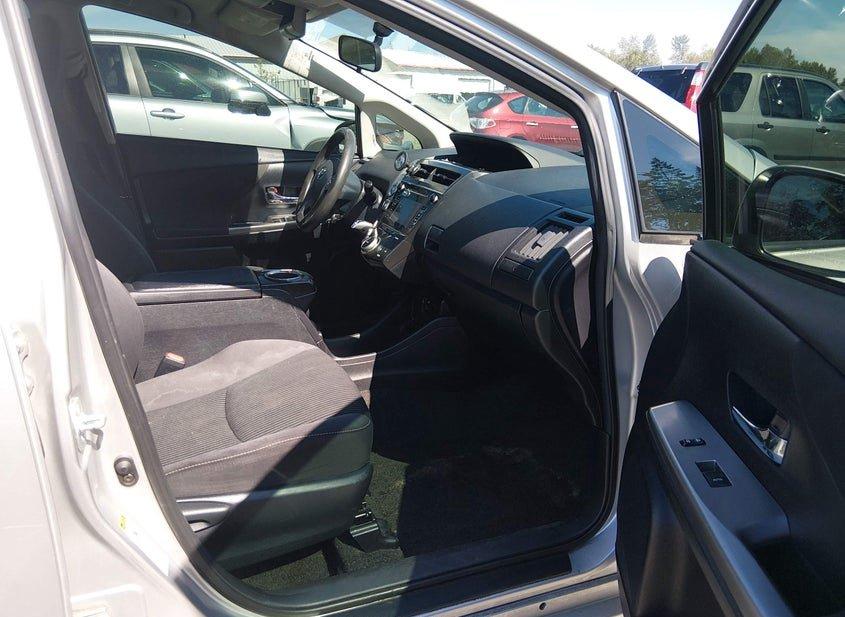 Toyota Prius V