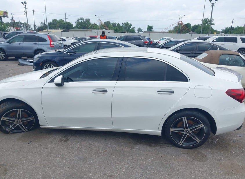 Mercedes-Benz A 220