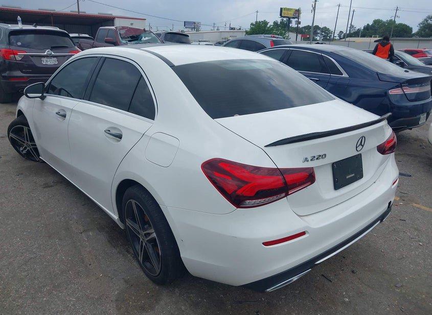 Mercedes-Benz A 220