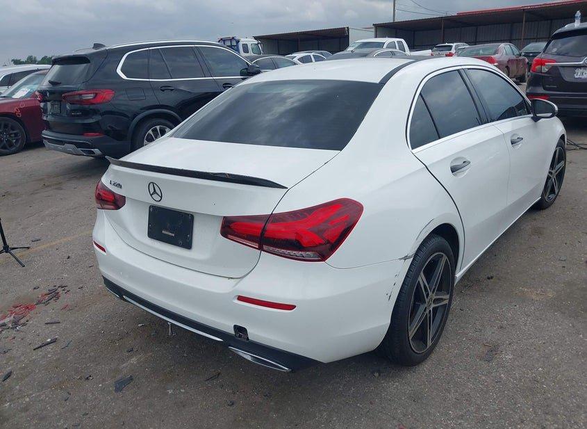 Mercedes-Benz A 220