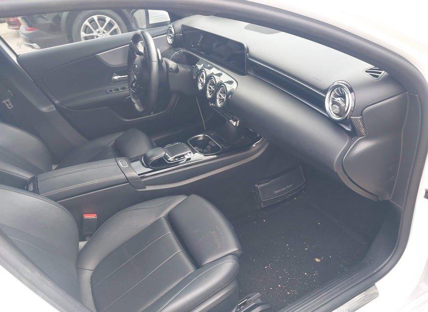 Mercedes-Benz A 220