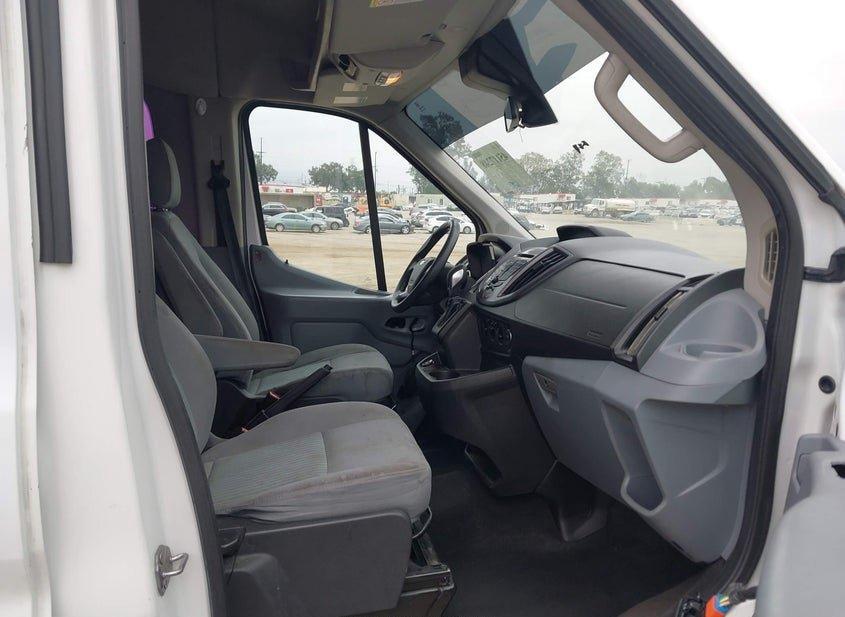 Ford Transit-150