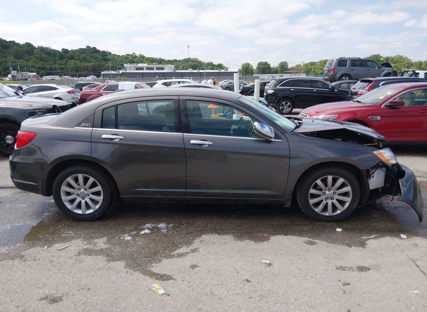 Chrysler 200