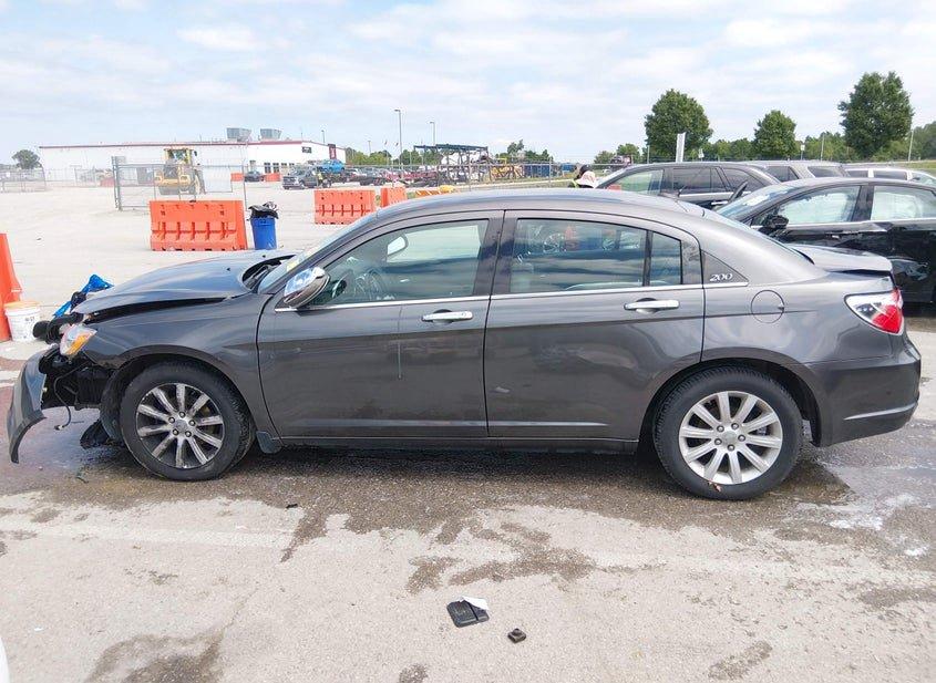 Chrysler 200