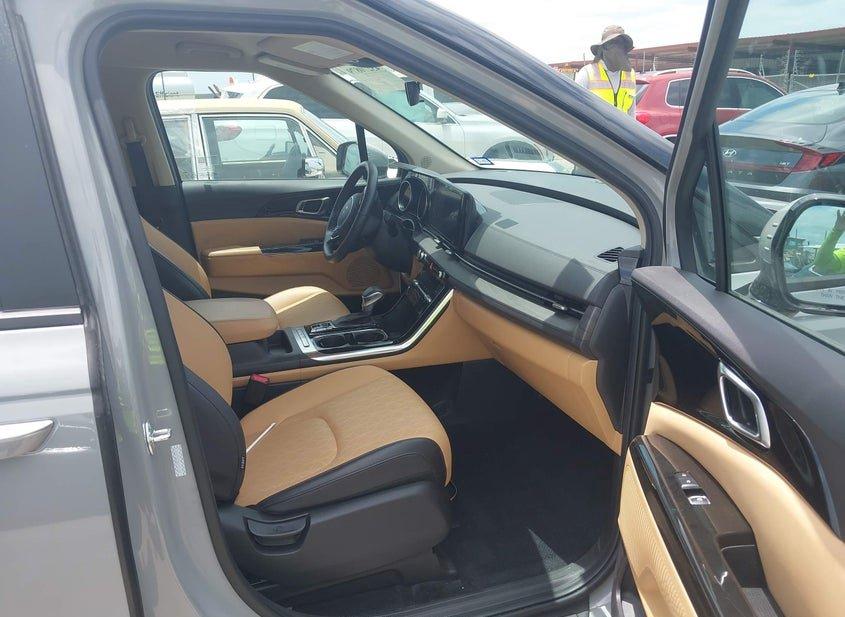 Kia Carnival Mpv