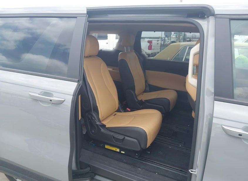 Kia Carnival Mpv
