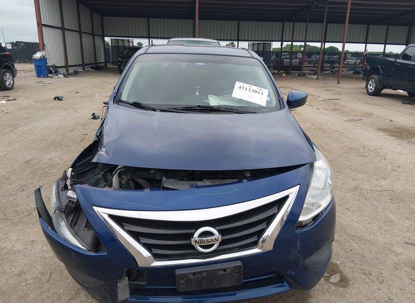 Nissan Versa