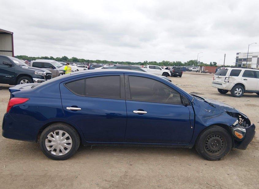 Nissan Versa