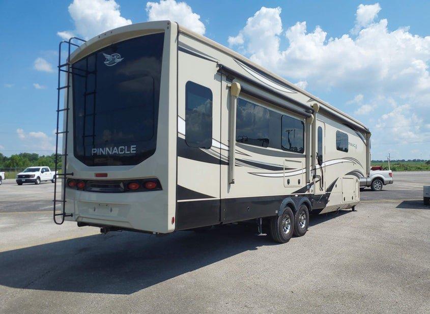 Jayco Pinnacle